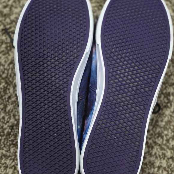 Vans - Picture 4 of 6